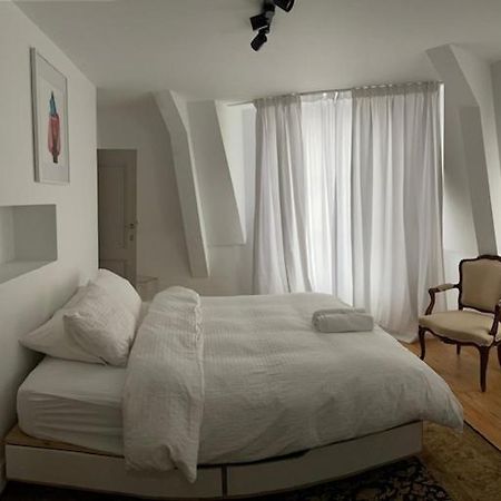 Duplex Dernier Etage Avec Terasse A Deux Pas De La Grand Place Brüssel Exterior foto